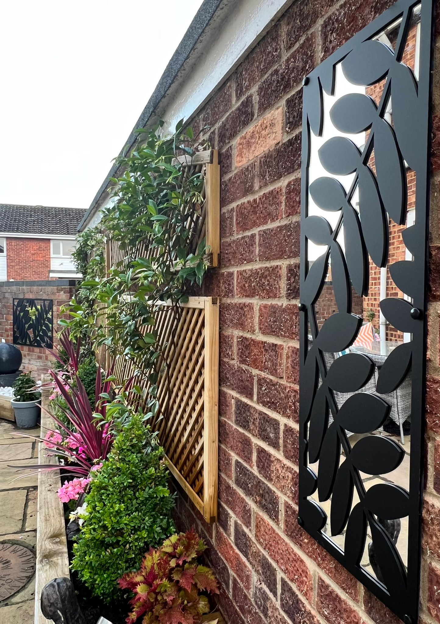 Acrylic Mirrored Garden Screen